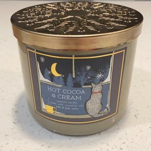 Bath and body works hot cocoa and cream candle